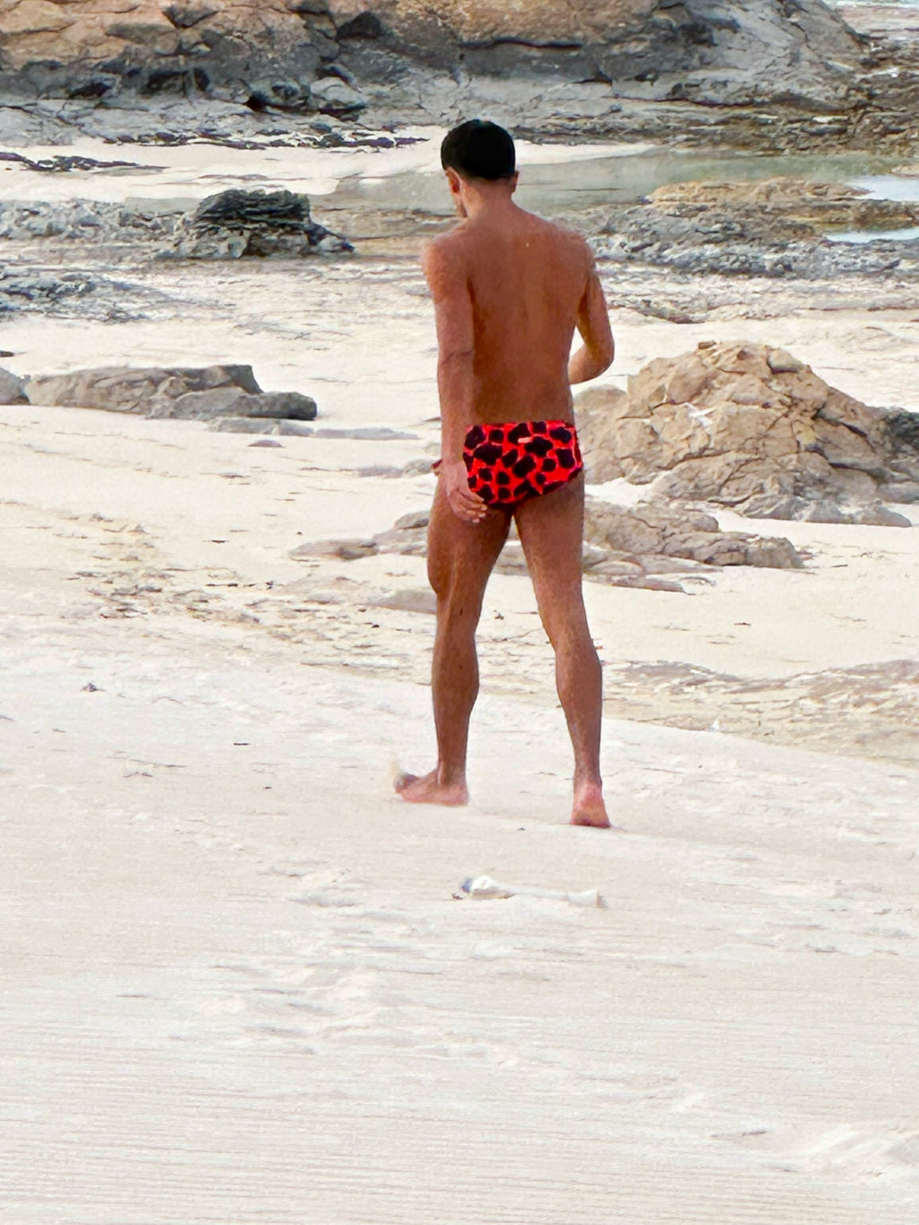 Men's red lava print swim brief   بيكيني مايوه رجالي سبيدو كلوت احمر